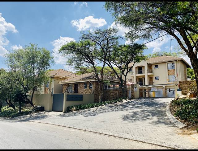 2 BEDROOM APARTMENT SOLD IN BRYANSTON